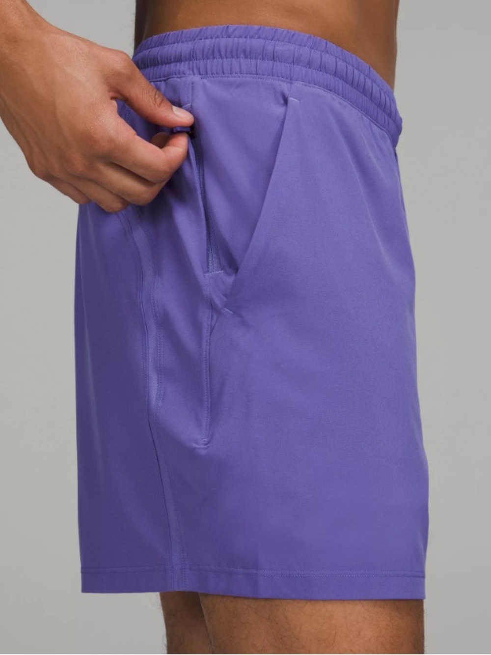Lululemon men’s pace breaker shorts purple size XL